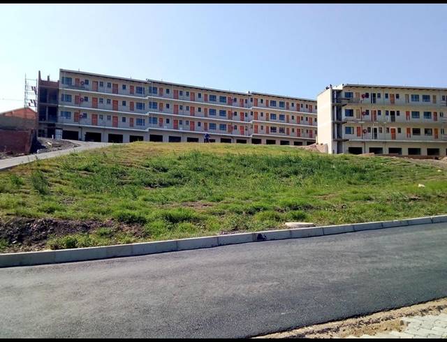 2 BEDROOM PROPERTY TO RENT IN NEWLANDS EAST